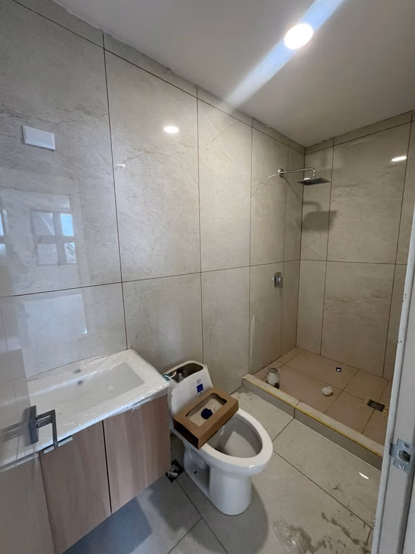Vendo DERECHO  de Apartamento  en Colonia Escalon, cerca del Word Trade Center , San Salvador
