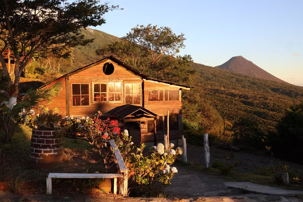 Los Naranjos, propiedad ideal para restaurantes.