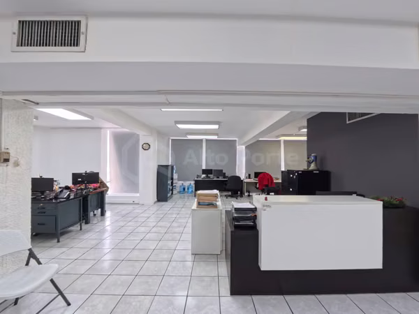 Commercial building for sale - Near the Salvador del Mundo