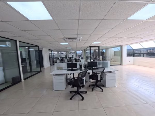 Commercial building for sale - Near the Salvador del Mundo