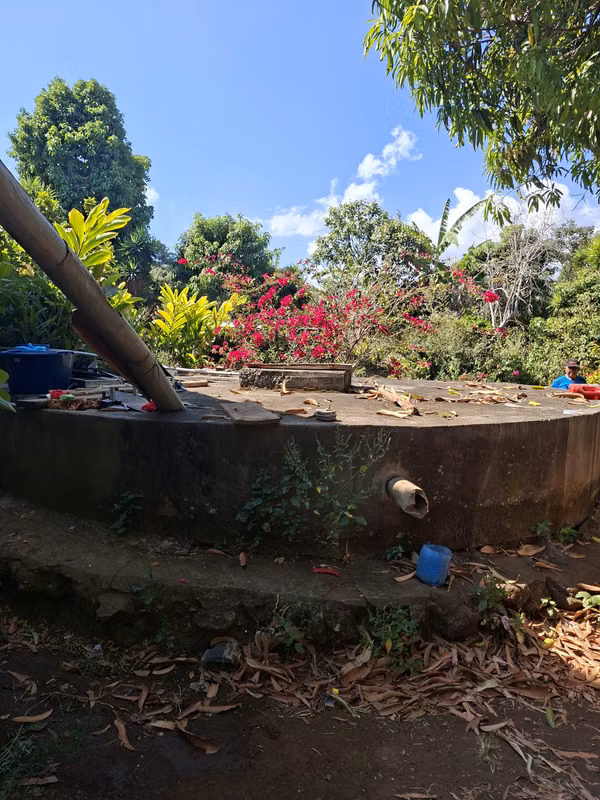 VENTA 12 .5 MANZANAS  ZONA QUINTAS DE MONTECRISTO SANTA ANA