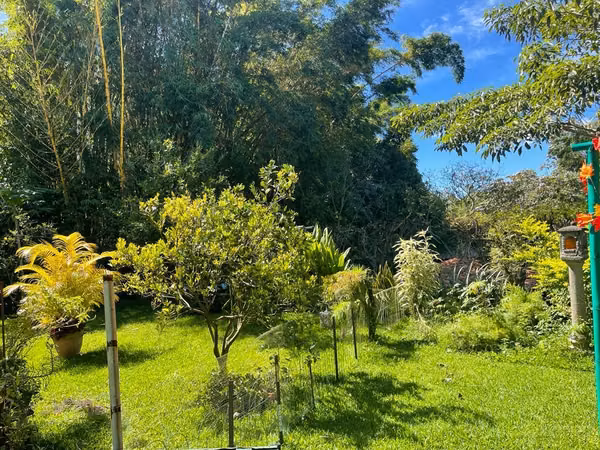 For sale opportunity price $1,180,000.00 ($), nice and spacious house, includes apartment in Residencial Quintas de Santa Elena
