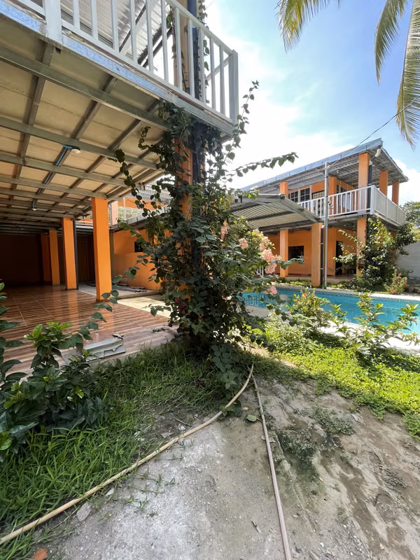 Venta de Hostal nuevo en La Libertad