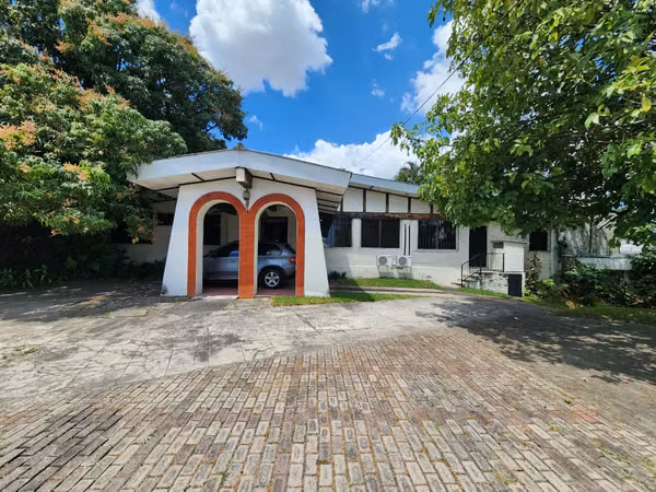 Se Vende Casa en Colonia San Francisco, Avenida Las Mercedes