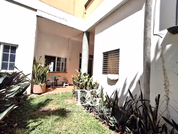 VENDO CASA GRANDE EN LOMAS DE SAN FRANCISCO CERCA DE LA UCA