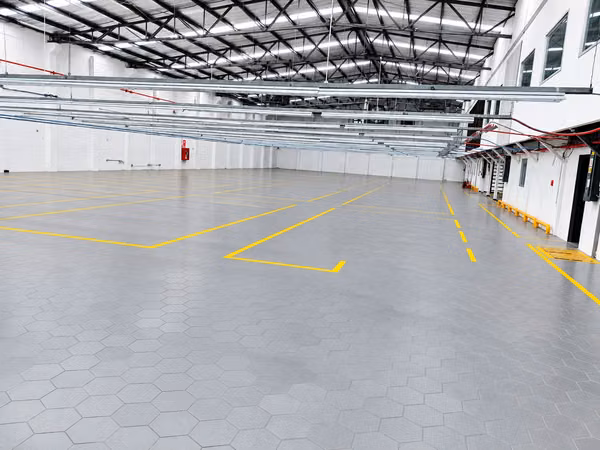 INDUSTRIAL WAREHOUSE FOR RENT IN PLAN DE LA LAGUNA