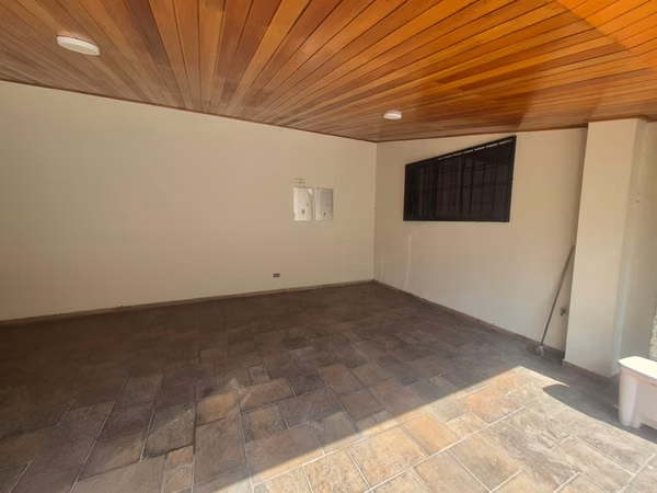 Casa en Alquiler en Lomas de Altamira (excelente ubicación)