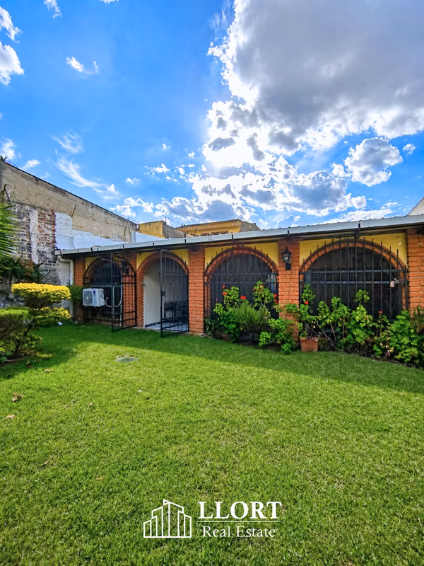Casa de UN NIVEL en VENTA en Condominio Res. La Sultana, No privado