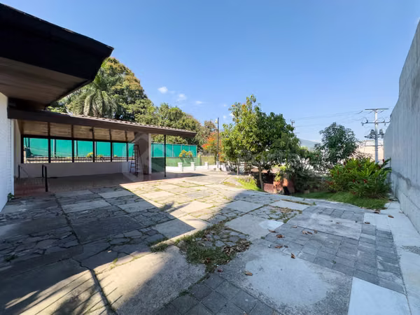 Casa comercial en venta en San Benito, San Salvador