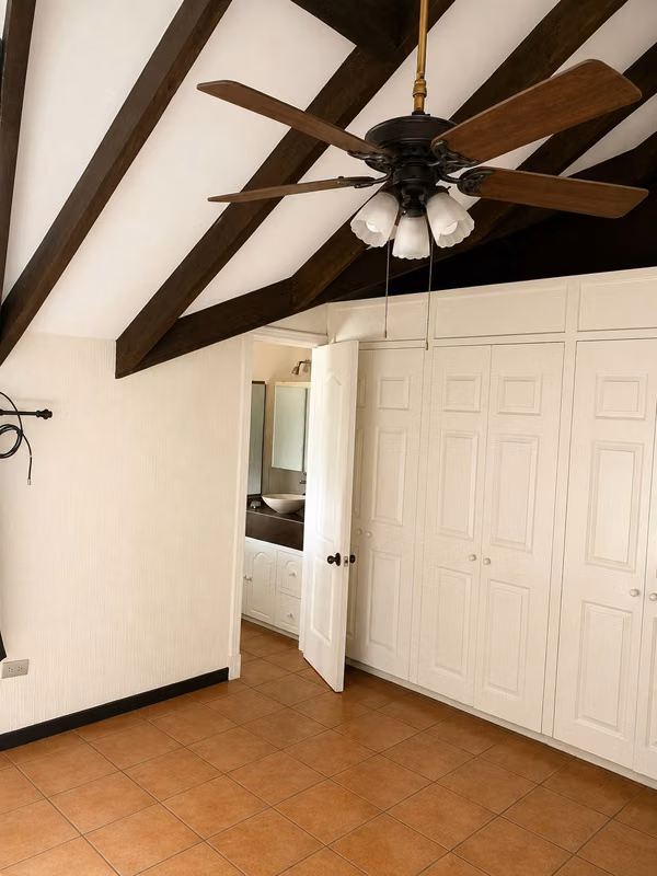 Casa en venta – Urbanización Madreselva, Antiguo Cuscatlán