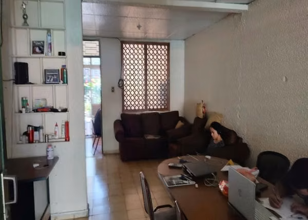 Casa de 1 nivel en Colonia Satélite | 236.54 m2 terreno | 186.58 m2 construcción |
