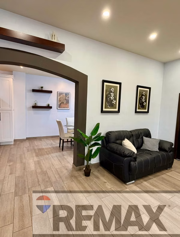 ATACO, CASA EN VENTA. EN EL CENTRO DEL PUEBLO