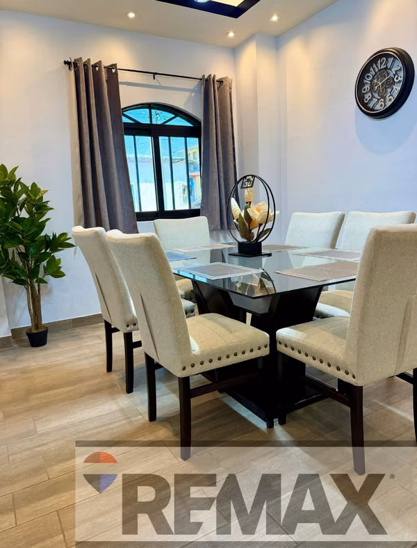 ATACO, CASA EN VENTA. EN EL CENTRO DEL PUEBLO