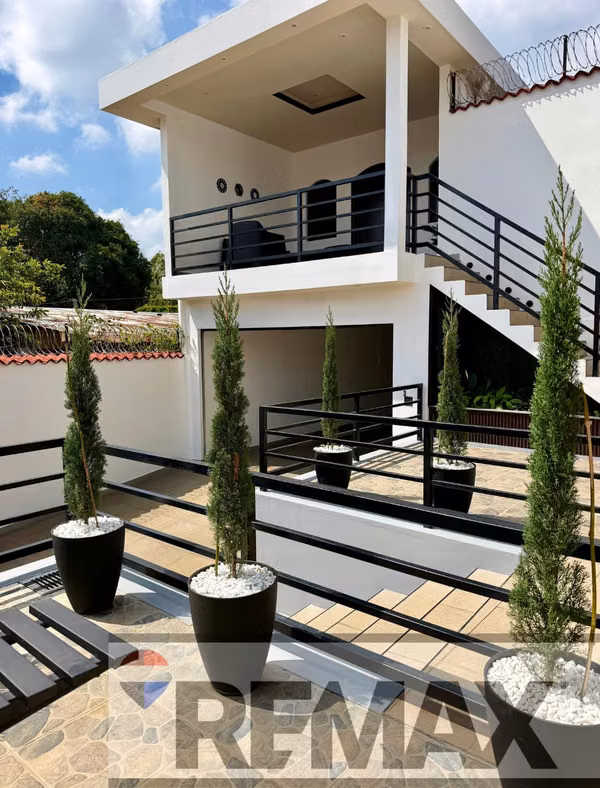 ATACO, CASA EN VENTA. EN EL CENTRO DEL PUEBLO