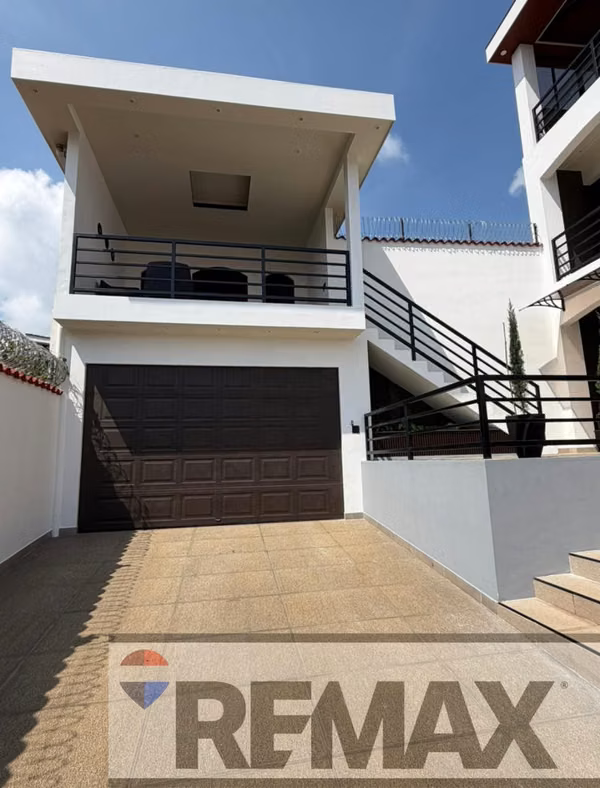 ATACO, CASA EN VENTA. EN EL CENTRO DEL PUEBLO
