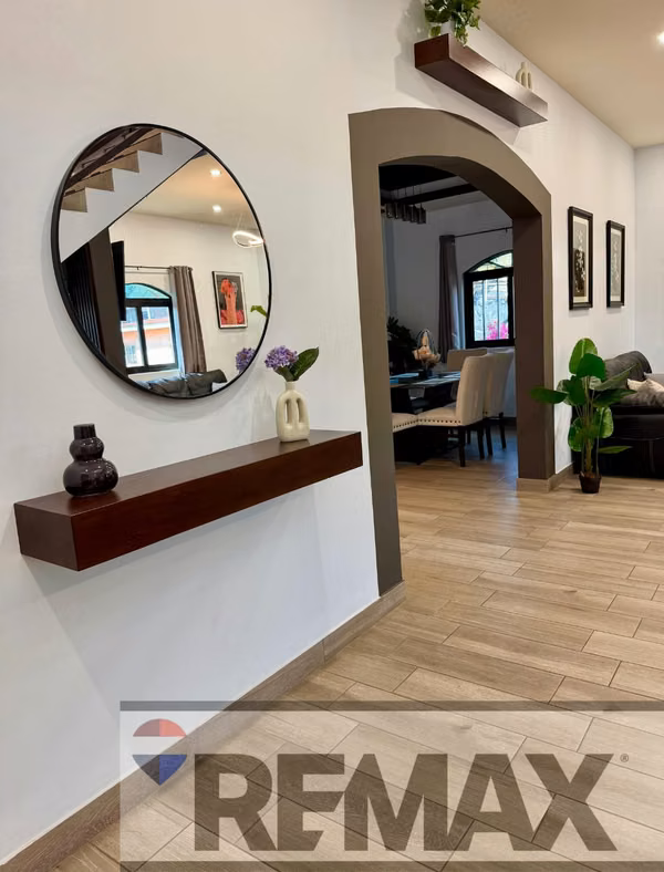 ATACO, CASA EN VENTA. EN EL CENTRO DEL PUEBLO
