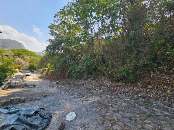 Se vende terreno con hermosa vista al mar en Residencial Bahía Dorada, La Libertad | $107,000