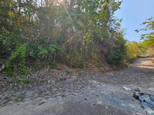Se vende terreno con hermosa vista al mar en Residencial Bahía Dorada, La Libertad | $107,000