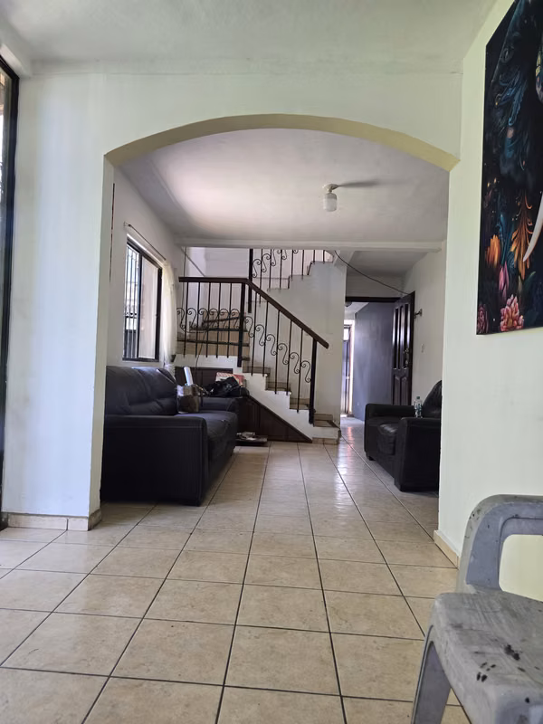 VENTA TERRENO DE ESQUINA  CON CASA - POTENCIAL COMERCIAL- INDUSTRIA O SERVICIO