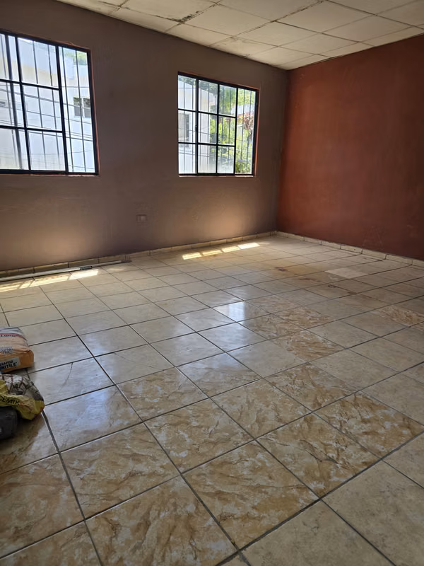 VENTA TERRENO DE ESQUINA  CON CASA - POTENCIAL COMERCIAL- INDUSTRIA O SERVICIO