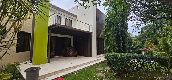Modern house for sale in Caluco, Sonsonate. With the birth of hot springs.