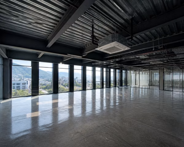Office for rent in Santa Elena - Brand new corporate building