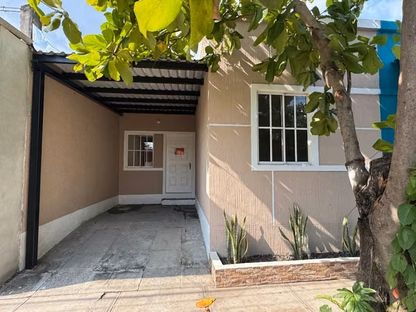 Alquilo casa Res. Valle Lourdes