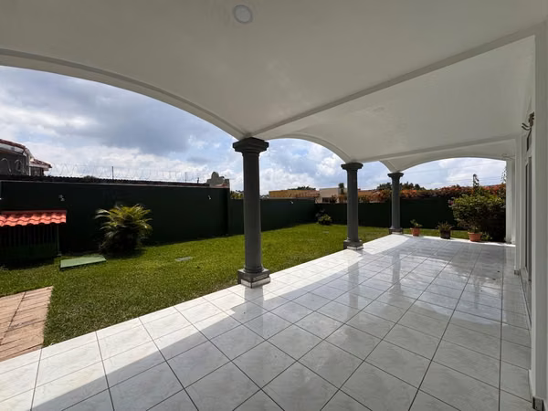 HOUSE IN ALQUILER - 124; Santa Teresa Forests, Merliot City