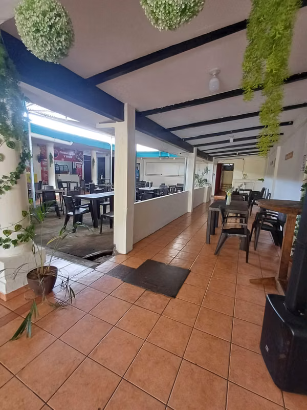 INVERSIONISTA!! SANTA TECLA, PLAZA EN VENTA SOBRE PASEO EL CARMEN, LOCAL ALTAMENTE COMERCIAL