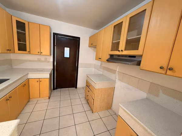 House for Sale in Residencial Miramar, San José Villanueva - 124; 3 Rooms - 124; Garden - 124; $260