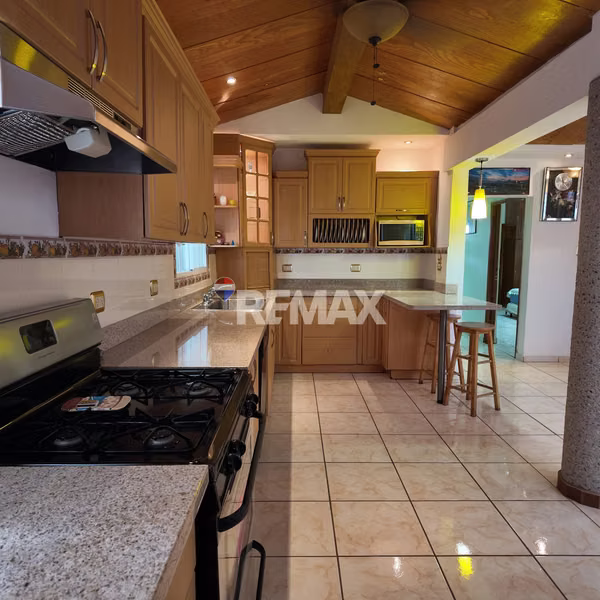 SANTA ANA CENTRO, CASA EN VENTA. Z BARRIO SAN LORENZO