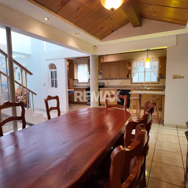 SANTA ANA CENTRO, CASA EN VENTA. Z BARRIO SAN LORENZO