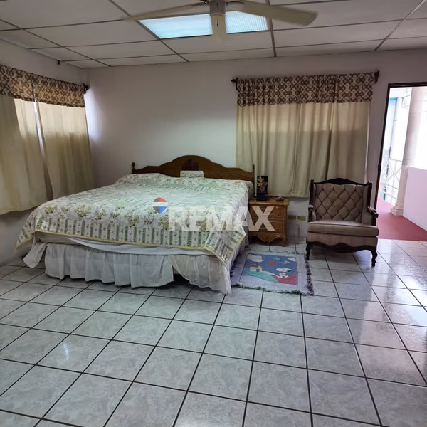 SANTA ANA CENTRO, CASA EN VENTA. Z BARRIO SAN LORENZO