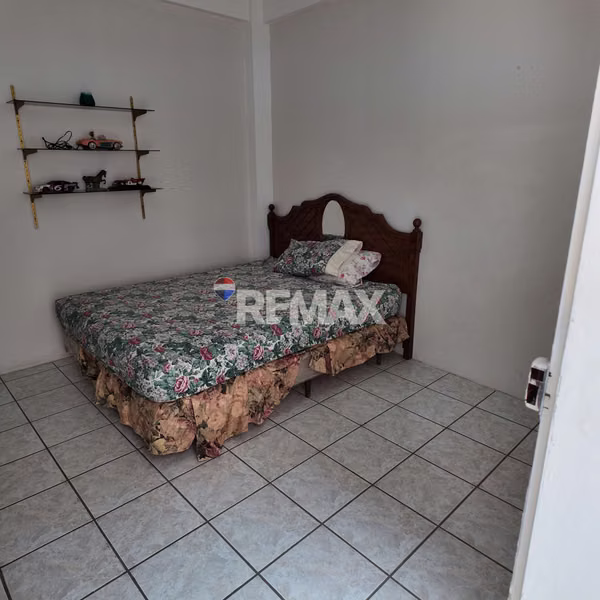 SANTA ANA CENTRO, CASA EN VENTA. Z BARRIO SAN LORENZO