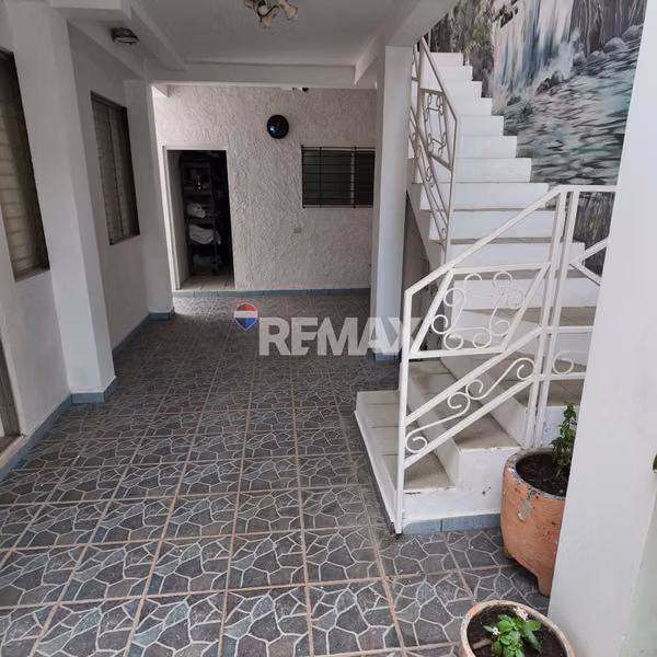 SANTA ANA CENTRO, CASA EN VENTA. Z BARRIO SAN LORENZO