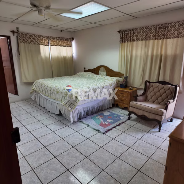SANTA ANA CENTRO, CASA EN VENTA. Z BARRIO SAN LORENZO