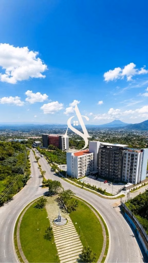 Apartment in Vista Tower, Escalón Norte: Spectacular Views and Cool Climate