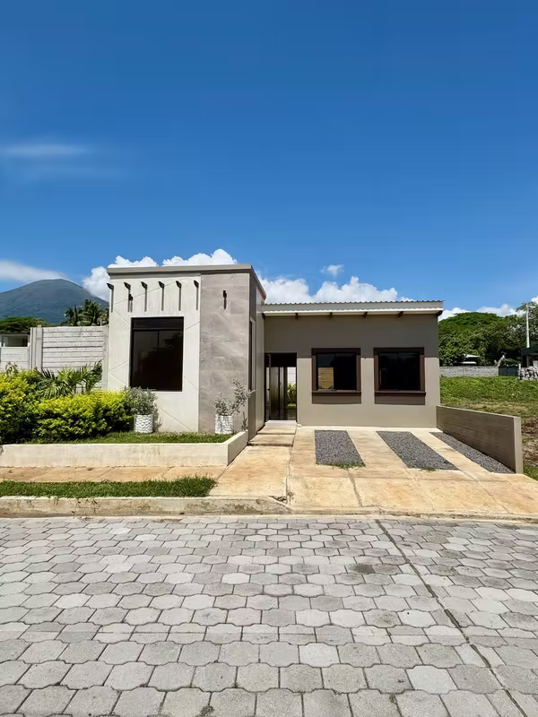 SE VENDE CASA NUEVA RECIEN COSNTRUIDA A ESTRENAR