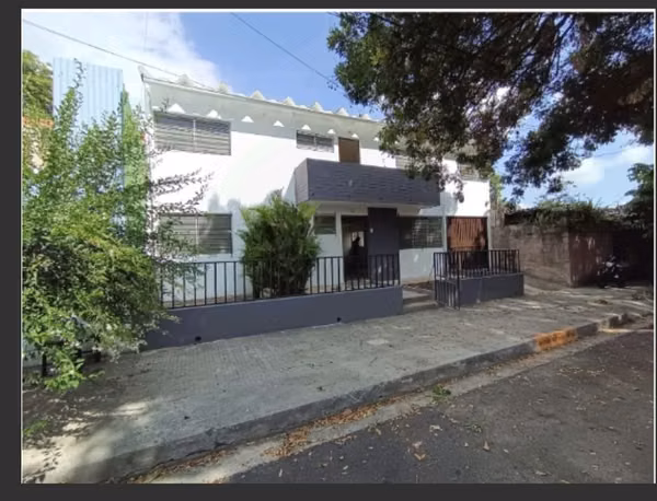 CASA EN VENTA ZONA UNIVERSIDAD NACIONAL SAN SALVADOR