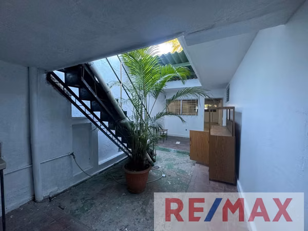 SAN SALVADOR, CASA EN ALQUILER. Z REDONDEL TOROGOZ, SAN LUIS
