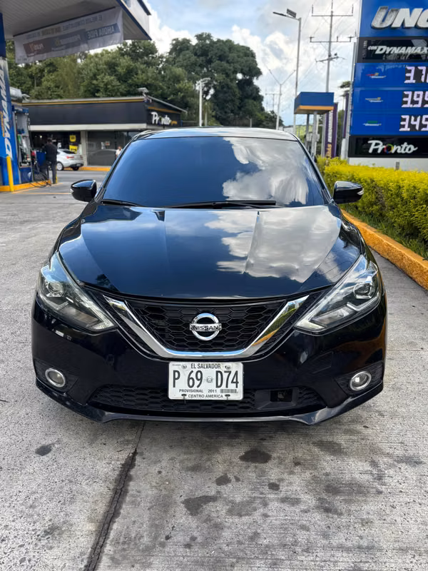 SE VENDE NISSAN SENTRA SR 2019