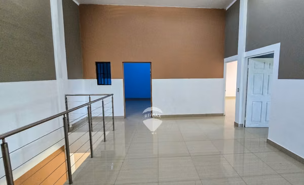 CASA DE DOS NIVELES MÁS BODEGA EN VENTA EN APOPA