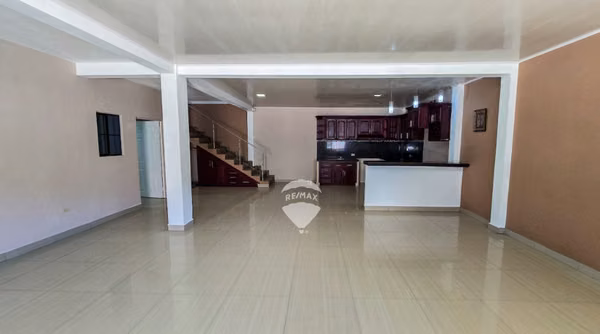 CASA DE DOS NIVELES MÁS BODEGA EN VENTA EN APOPA