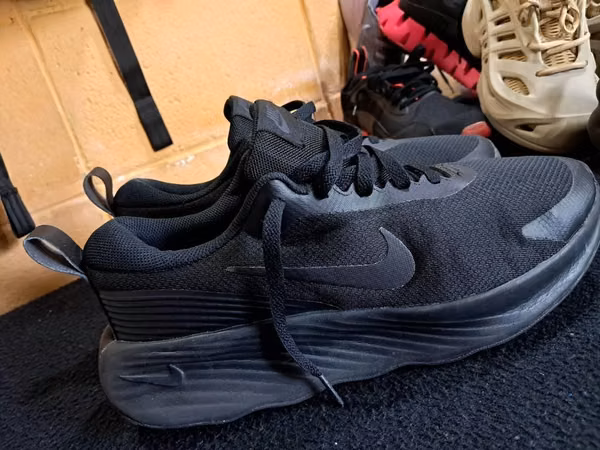 NIKE PROMINA