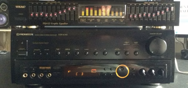 Pioneer de 340 Watts CON ecualizador graphico/luces Rojas y Amarillas LLAMADAS nomas PRECIO FIJO