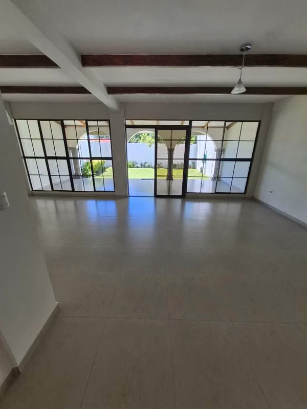 AMPLIA CASA EN ALQUILER CONDOMINIO LA.MASCOTA, PRIVADO