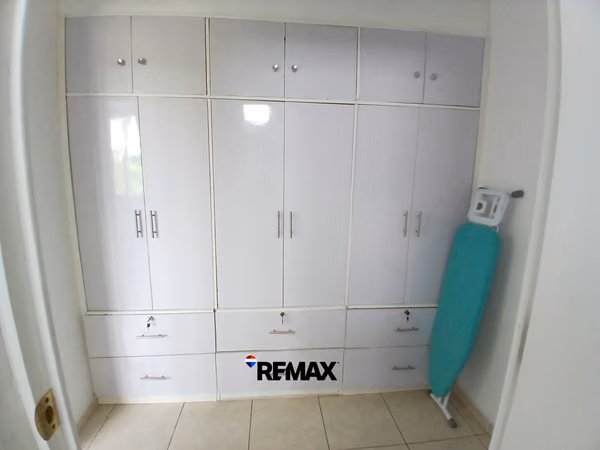 CASA AMPLIA EN RESIDENCIAL ACRÓPOLI, SONSONATE