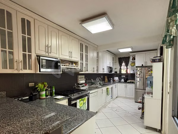House for sale in Santa Tecla