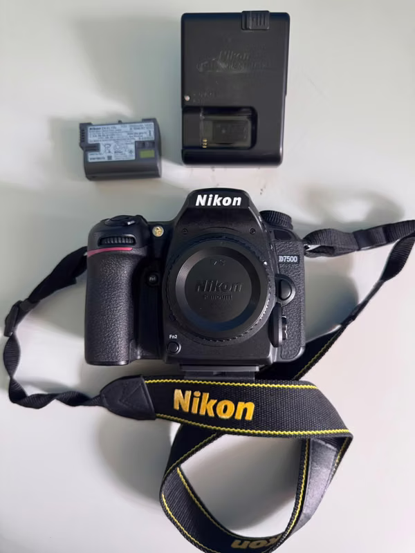 Nikon D7500 (DSLR) camera not used