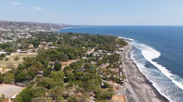 ¡Oportunidad de inversión en el corazón de surf city!